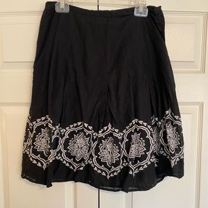 Short a-line black and white Skirt